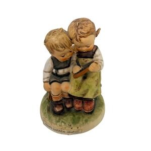 Goebel Hummel 4-1/2" Smart Little Sister Figurine #346 TMK-4 1964-1972 Germany